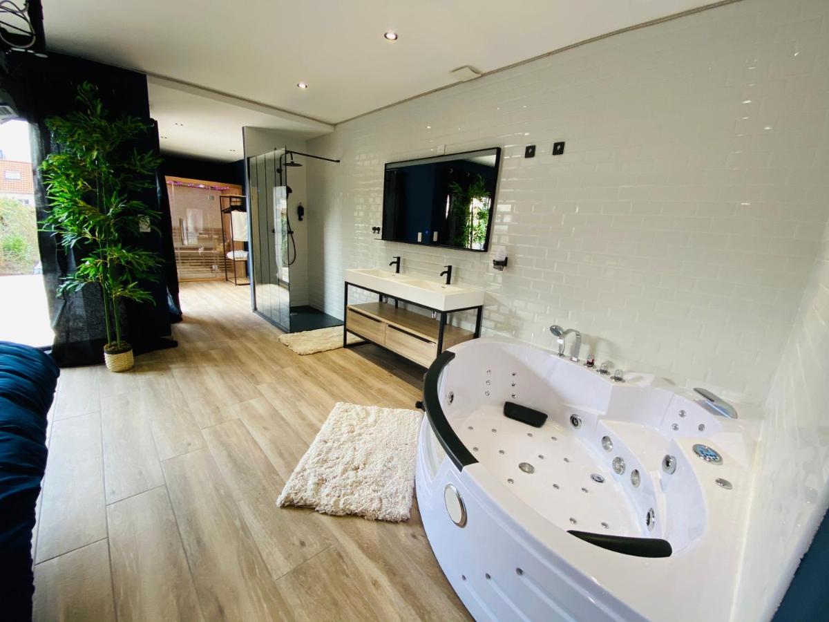 Capsule Temps Suspendu - Balneo, Home Cinema & Billard Valenciennes Exterior photo