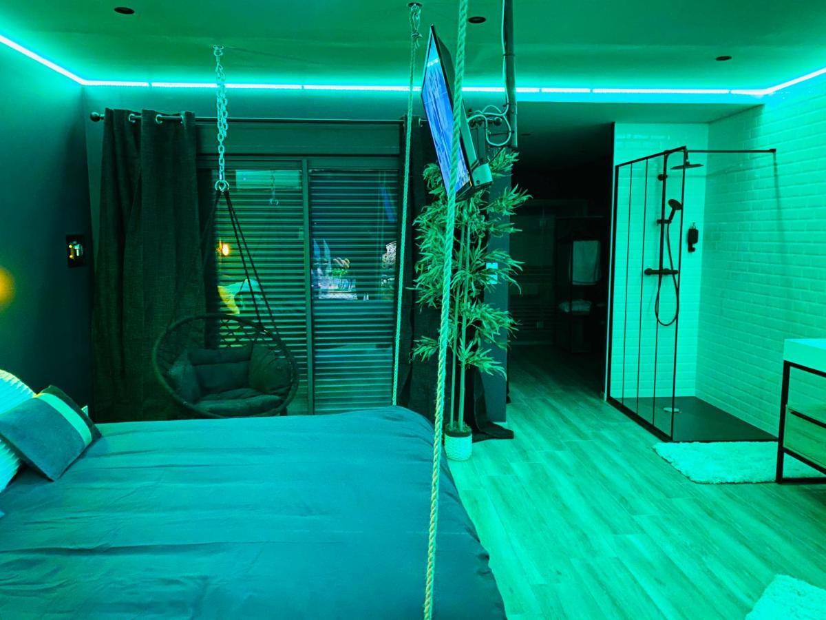 Capsule Temps Suspendu - Balneo, Home Cinema & Billard Valenciennes Exterior photo