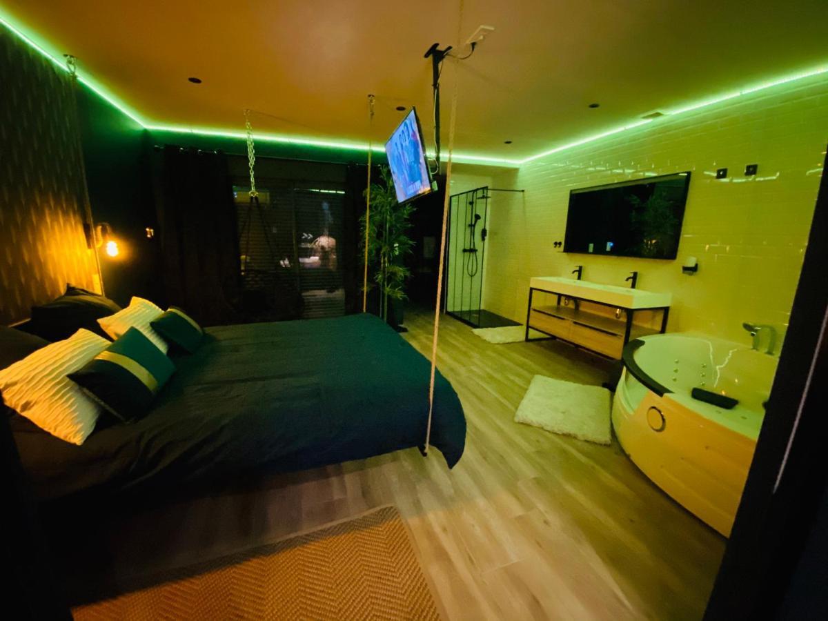 Capsule Temps Suspendu - Balneo, Home Cinema & Billard Valenciennes Exterior photo